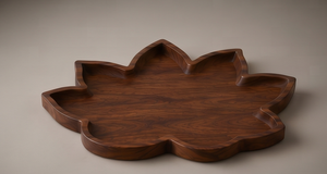 Plateau de service robuste en bois de manguier finition noyer, motif lotus, plateau à fromage avec bordure en pétales surélevés - Product Image 2