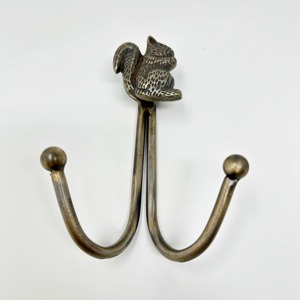 Crochet mural décoratif en laiton à thème animalier, idéal pour les paniers de rangement de cuisine et les tabliers – Vente en gros depuis l'Inde - Product Image 2