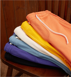 Shorts de sport pour homme en coton biologique et spandex 180g, écologiques, à séchage rapide, respirants, avec cordon de serrage, coupe ample, couleur unie, style décontracté. - Product Image 2
