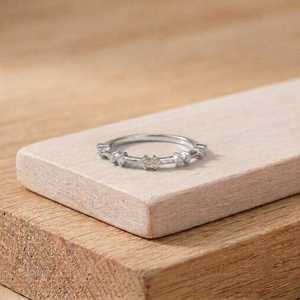 Anillo de Boda Único con Diamante Redondo Brillante Cultivado en Laboratorio, Oro Sólido de 10K, 14K, 18K, 10 Diamantes Apilables con Pavé, Certificado IGI - Product Image 2
