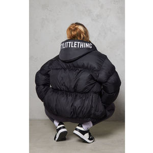 Veste matelassée imperméable et tendance avec rembourrage chaud et capuche ajustable pour une protection contre le froid. - Product Image 3