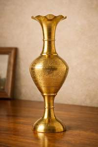 Vase à fleurs en laiton artisanal, urne en métal gravée Meenakari traditionnelle, décoration pour la maison et le bureau, grand vase de sol moderne, finition polie - Product Image 3