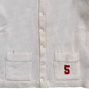 Cardigan d'hiver décontracté pour homme en laine/acrylique rouge, col en V, manches longues, boutons recouverts, style maison grecque large, vente en gros sur mesure - Product Image 3