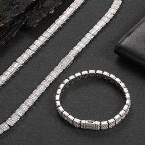 Colliers de luxe pour femmes en or plaqué or rose, blanc et jaune, avec diamants de laboratoire taille baguette, certifiés IGI - Product Image 3