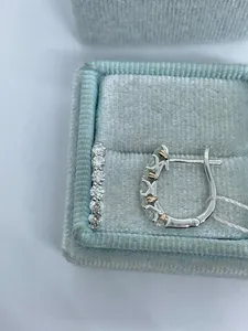 Pendientes de aro para mujer con diamantes redondos naturales GH/SI de 1,00 quilates en oro blanco de 14 quilates - Product Image 4