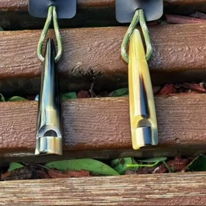 Silbato de Cuerno de Vaca Auténtico Hecho a Mano, Cuerno Natural Pulido, para Campismo, Deportes, Coleccionistas, Diseño Animal Elegante, Ecológico, Europeo - Product Image 1