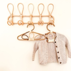 Cintres en rotin pour enfants, fabriqués à la main, en canne naturelle, pour l'organisation des vêtements, organiseurs de chambre de bébé - Product Image 6