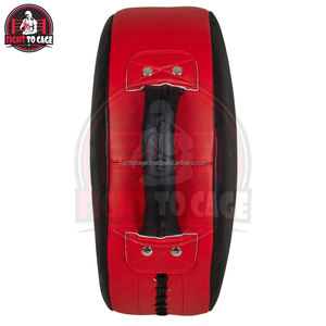 Bouclier de frappe de boxe noir et rouge contrasté - Absorption des chocs, durable, personnalisable, en cuir/PU pour l'entraînement de boxe - Product Image 2