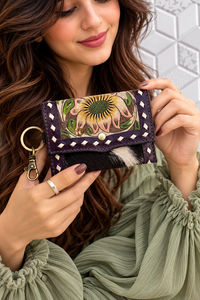 Monedero de Cuero de Vaca con Pelo, Hecho a Mano, con Grabado Artesanal, Correa de Muñeca, Estilo Bohemio, Diseño Floral, Mini Cartera Unisex - Product Image 1