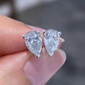 ต่างหูเพชรโมอิสซาไนต์ทรงลูกแพร์คลาสสิก เงินแท้ 925 เครื่องประดับชั้นดี แบบเกลียวหลัง ของขวัญวันครบรอบ/สัญญา สำหรับเธอ - Product Image 5