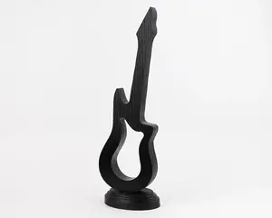 Statue de guitare noire en bois massif pour la décoration intérieure, objet d'art musical pour les amateurs de musique, cadeau personnalisé. - Product Image 2