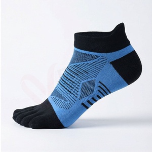 Chaussettes de sport pour hommes à 5 doigts, rayées bleu-noir, tricotées, respirantes, fines, style été - Product Image 4