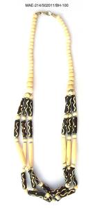 Collier bohème en perles d'os avec pendentif à pompon, chaîne multicolore en perles d'os, bijoux unisexes au meilleur prix de gros - Product Image 4