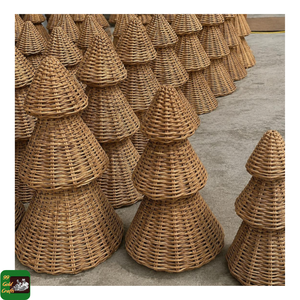 Arbre de Noël artisanal vintage en rotin, écologique, pour la décoration de table de Noël et les présentoirs de boutiques de cadeaux saisonniers, Vietnam - Product Image 6