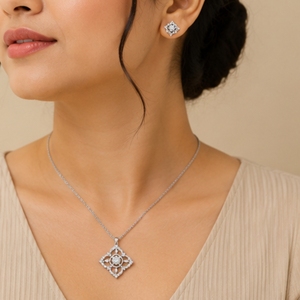 Ensemble collier et boucles d'oreilles assorties en argent 925 avec pendentif géométrique en perles - Bijoux élégants de créateur pour femmes, pour mariage, fête ou usage quotidien - Product Image 5