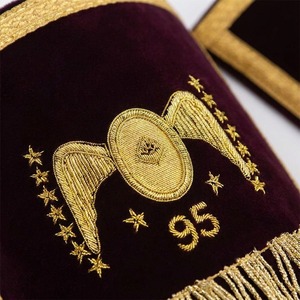 Parche Bordado Personalizado para Manga con Flecos Dorados y Patrón de Estrella, Número 95, para Uniformes - Product Image 4