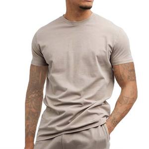 T-shirts en polyester/coton de haute qualité, vente en gros, pas cher, personnalisation OEM, logo personnalisé pour hommes, séchage rapide, respirant - Product Image 1