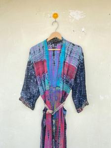 Kimono largo de Sari de seda crepé reciclado rosa y azul para mujer - Product Image 4