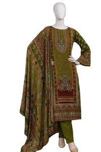 ชุดสาหรี่กะมีซสีเขียวมะกอกแบบปากีสถานพิมพ์ลายสวยงาม ยาวถึงพื้น พร้อมผ้าคลุมไหล่ลายประณีต เหมาะสำหรับงานปาร์ตี้  ชุดพื้นเมืองแบบดั้งเดิม - Product Image 2