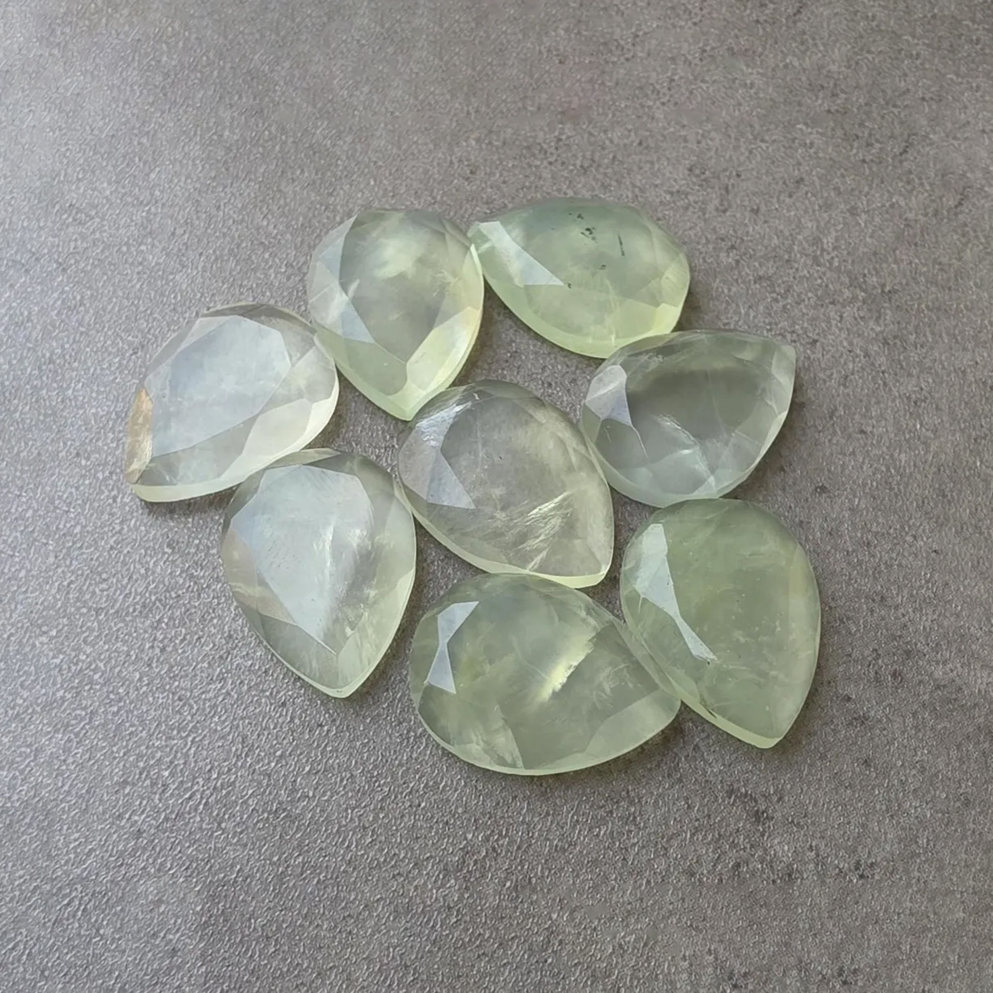 เหมือนในรูป