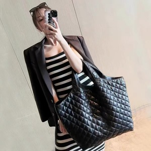 Sac fourre-tout matelassé en cuir véritable noir Golden Bridge pour femme, avec deux poignées, bandoulière, ouverture supérieure, grande capacité, portable - Product Image 4