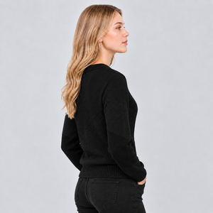 Pull pour femme de haute qualité, conçu en tissu tricoté, léger, chaud, doux au toucher, respirant, confortable et durable. - Product Image 4