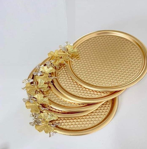 Sous-verre/serviteur rond en laiton doré avec motif géométrique triangulaire, disponible à prix de gros. - Product Image 2