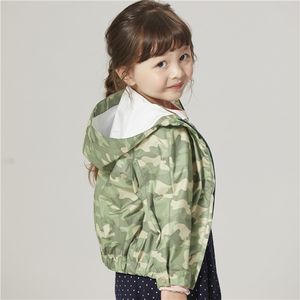 ODM OEM Veste imperméable à manches raglan vert camouflage pour enfants - Product Image 2