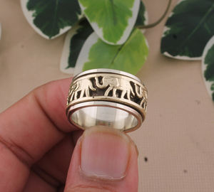 แหวนเงินแท้ 925 ลายช้างนำโชค ประดับเพชรแบบฝังขอบ ดีไซน์รูปสัตว์ เครื่องประดับสัญลักษณ์แห่งโชคลาภและปัญญา ของขวัญสำหรับทุกเพศ ขายส่ง - Product Image 1