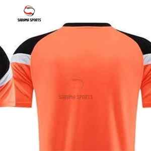 Tenue de football personnalisée en gros, kit de football OEM, ensemble maillot et short, fabricant d'uniformes de football professionnels pour équipes - Product Image 5