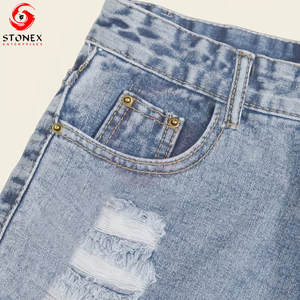 Shorts de Mezclilla High Mom con Bordes Deshilachados, Estilo Desgarrado Azul Claro, Transpirables, Ecológicos, de Secado Rápido, a la Moda para Mujer - Product Image 5