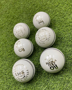 Pelota de Cricket de Cuero Blanco Kooka Colt, Pelota Profesional para Partidos, Pelota de Cricket Resistente y Dura, Calidad Premium, Cosida a Máquina - Product Image 6