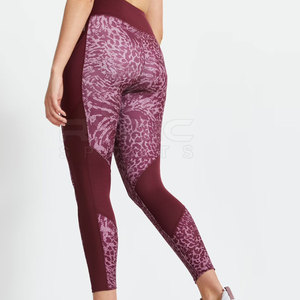 Leggings de sublimation pour femmes, qualité export premium, service OEM, best-seller, fabriqués au Pakistan avec les meilleurs matériaux - Product Image 3