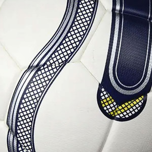 Balón de Fútbol de PU de Alta Calidad, Tamaño Oficial, Color y Logotipo Personalizados para Entrenamiento, Hecho en Pakistán - Product Image 6