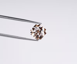 Bague de fiançailles et de mariage en diamant de laboratoire de 2,5 carats, couleur champagne fantaisie, taille Asscher, certifiée IGI - Product Image 6