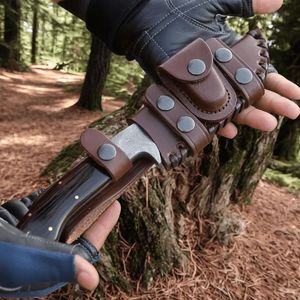 Cuchillos de Caza Estilo Coleccionista con Hoja Fija Estampada, Mango Decorativo de Madera y Estuche de Cuero para Camping al Aire Libre - Product Image 3