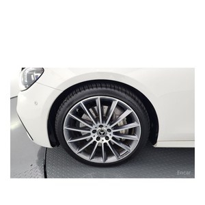 Mercedes-Benz E350 4MATIC AMG Line Classe E 2023 avec volant à gauche, boîte de vitesses automatique, sièges en cuir, caméra arrière - Product Image 5