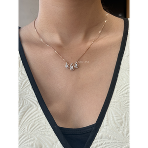 Collar con Colgante de Diamante Triple Lágrima de 0.55 Ct, Certificado IGI, Diseño Personalizado en Oro de 14K, Joyería Fina de Lujo para Mujer - Product Image 1