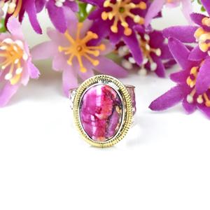 Anillo de Plata de Ley 925 con Turquesa Rosa en Forma Ovalada, Anillo Hecho a Mano con Diseño Martillado, Joyería Fina Boho Chic para Mujer - Product Image 1
