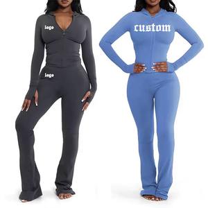 Ensemble de sport et fitness deux pièces pour femme avec logo personnalisé, col roulé, fermeture éclair, pantalon évasé, couleur unie, collection automne - Product Image 2