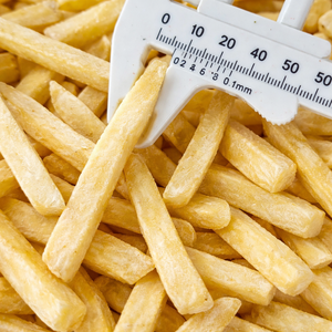 Pommes de terre surgelées de qualité supérieure, export en vrac, produit non OGM, surgelées rapidement IQF, qualité alimentaire, coupe uniforme, propres / Mme Alina - Product Image 1