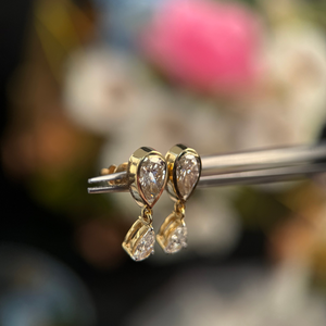 ต่างหูเพชรทรงหยดน้ำ 1.15 กะรัต และ 0.75 กะรัต รับรองโดย IGI ทอง 14K เครื่องประดับเจ้าสาว - Product Image 4