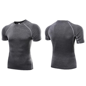 Rashguard Homme Personnalisé de Haute Qualité à Manches Courtes, Imprimé Numérique, Respirant, Écologique et Séchage Rapide pour la Natation - Product Image 2