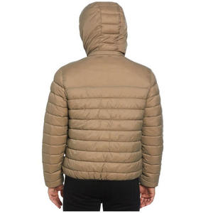 Chaqueta acolchada con capucha para hombre, de invierno, manga larga, rellena de plumón, corte regular, tela transpirable, diseño liso, impresión de logotipo personalizado - Product Image 2