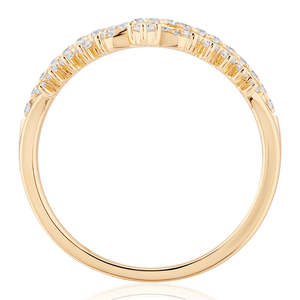 แหวนแต่งงานเพชรทรงโค้ง 0.27 กะรัต เพชรเพาะเลี้ยงในห้องปฏิบัติการ ทองคำขาว 14K รับรองโดย IGI รูปทรงตัววี ประดับเพชรแบบพาเว่ สามารถสวมซ้อนกันได้ - Product Image 3