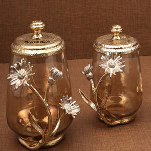 Último Estilo en Urnas Metálicas Decorativas Modernas de Vidrio y Aluminio, Recipientes Conmemorativos, Tarros para Hierbas y Especias, Color Dorado - Product Image 1