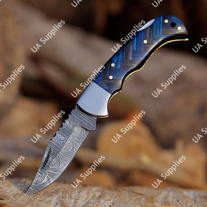 Couteau de chasse pliant en acier Damas forgé à la main, lame à motif torsadé, couteau tactique de poche, manche en bois, 56-58HRC, étui en cuir - Product Image 2