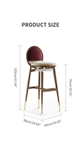 Chaise de bar moderne de luxe en bois massif, cadre couleur noyer avec dossier en rotin et assise en velours, tabouret de comptoir pour villa et hôtel