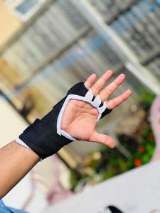 Vendas elásticas acolchadas de gel para boxeo, de ajuste rápido, para entrenamiento de adultos, unisex, protección de muñeca, logotipo personalizado, guantes interiores, vendas rápidas de boxeo - Product Image 2