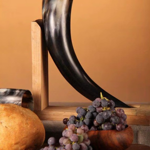 Taza de Cuerno Premium con Base de Hierro - Product Image 1